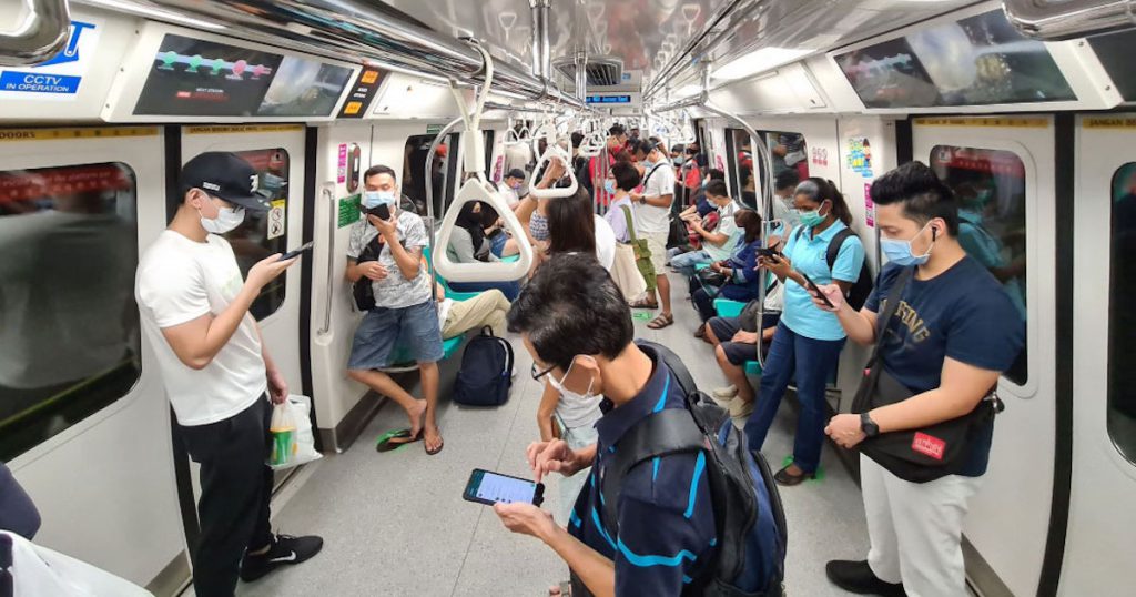 singapore mobile phones mrt